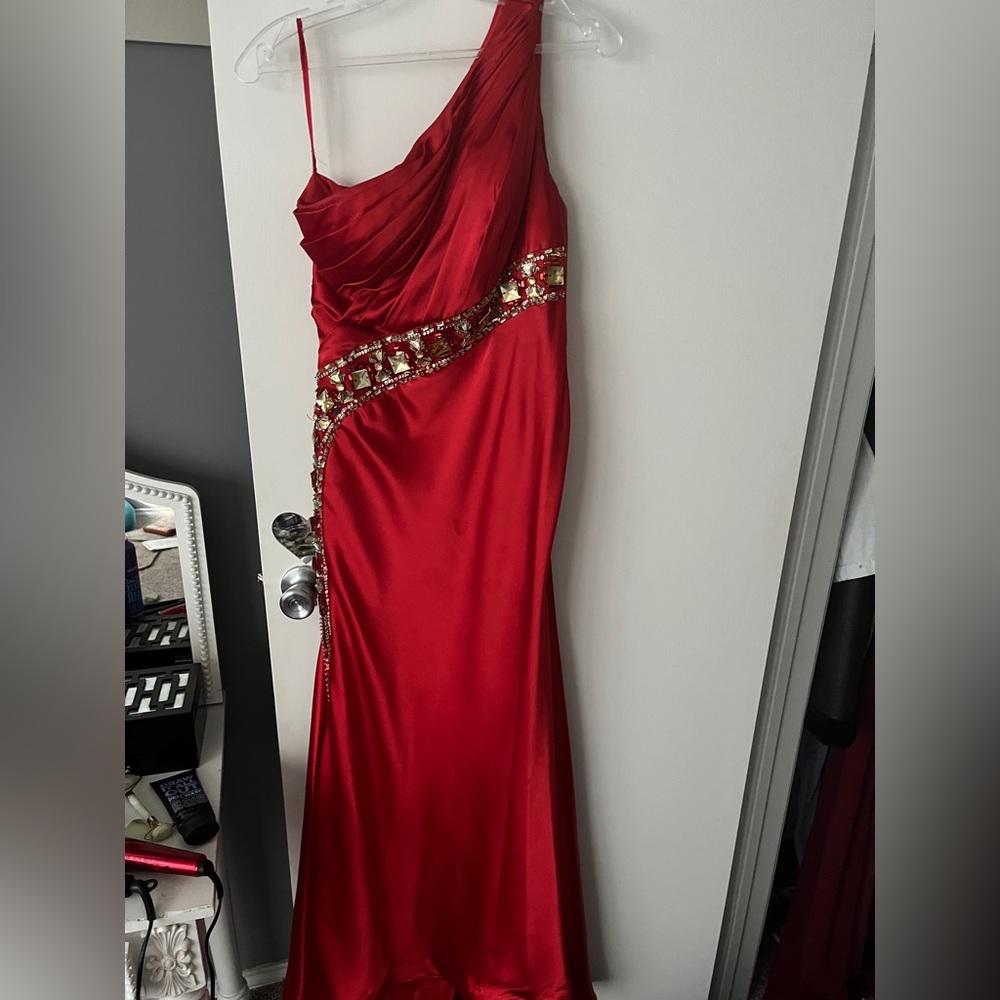 Red prom dress